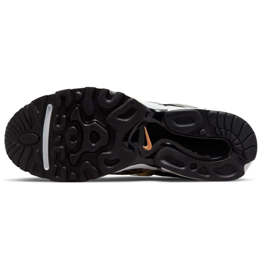 NIKE AIR KUKINI SE Men Kumquat Sneakers - Picture 12 of 13
